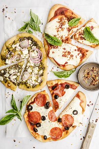 10-Minute Naan Pizza