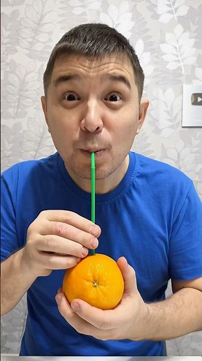 Life hack: how to peel an orange the right way 🍊