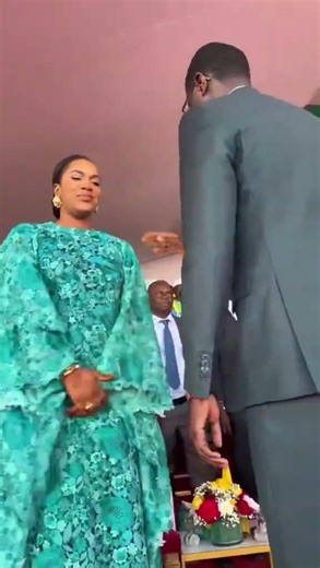 Les images que vous n’avez pas vue Diomaye et ses deux femmes 🥰❤️