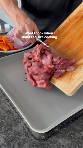 SHEET PAN STEAK FAJITAS 🥩🫑🧅 So easy and the family loves it every time FOR THE FAJITAS: • 1 ½ lbs flank steak or sirloin steak (thinly sliced against the grain) • 3 bell peppers (any color), thinly sliced • 1 medium red onion, thinly sliced • 2 tbsp olive oil or avocado oil • 2 tsp chili powder • 1 ½ tsp cumin • 1 tsp smoked paprika • ½ tsp garlic powder • ½ tsp onion powder • ¼ tsp cayenne pepper (optional for heat) • ½ tsp salt • ¼ tsp black pepper • Juice of 1 lime OPTIONAL TOPPINGS: • Fre