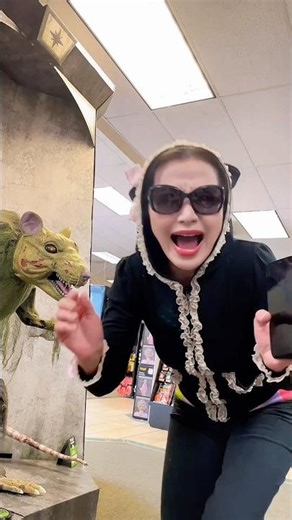 Scary mouse made her scream 🙀😱👹#shorts by Melody Funny Show