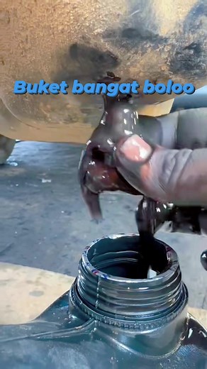 Perhatikan warna olinya Kira kira normal ga. #reels #reel #fyp #fboro #viral #ngoorek #mekanik #tutorial #kontenkreator #bengkel | Misdi Anto