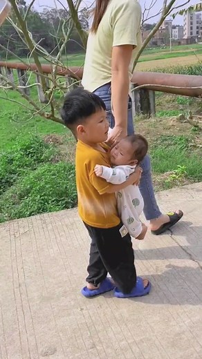 The day when a human cub hugged a "miniature human cub" and was spoiled #baby #love #babygirl #babyboy #kids #cute #newborn #family #babyshower #bebe #babies #photography #instagood #handmade #babylove #pregnant #happy #instagram #momlife #fashion #beautiful #girl #cutebaby #babyfashion #pregnancy #like #mom #photooftheday #babiesofinstagram #follow | Baby Baby