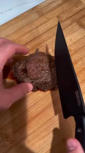 Steaks!! Perfectly cooked or raw? | MichiganTraeger