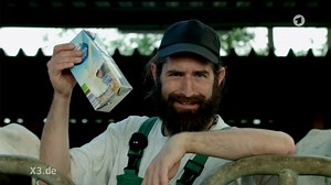 1.1M views · 3.4K reactions | Milch ist so billig, kein Wunder, dass Sparfüchse auf seltsame Ideen kommen ... | Extra 3 | Facebook