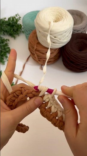 Colorful Crochet Messenger Bag – Simple Stitches, Everyday Use ✨