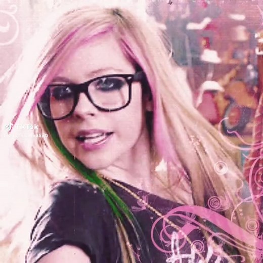 Avril Lavigne & Pink 2000s Pop Edit | Iconic Girl Era