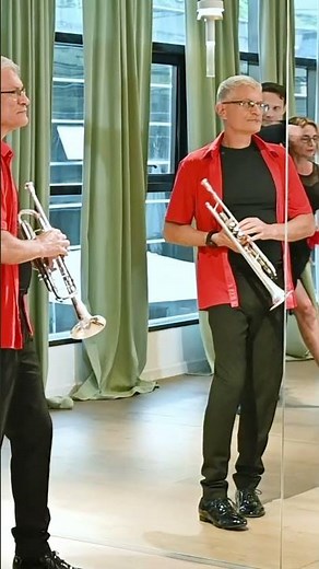 Julio Iglesias Classic Gets an Epic Trumpet Solo #julioiglesiasgreatesthits #historiadeunamor