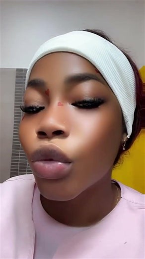 Bracket (muah muah ) 😚😚