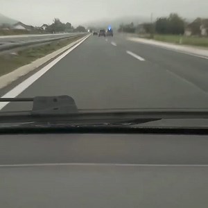Trka po autoputu | Crna-Hronika.info