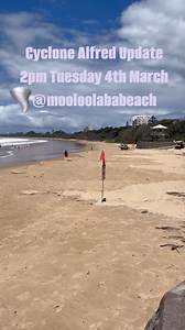 Sunny day at Mooloolaba Beach. Guessing this is the calm before the storm. #mooloolababeach #sunshinecoast #queensland #australia | Mooloolaba Beach