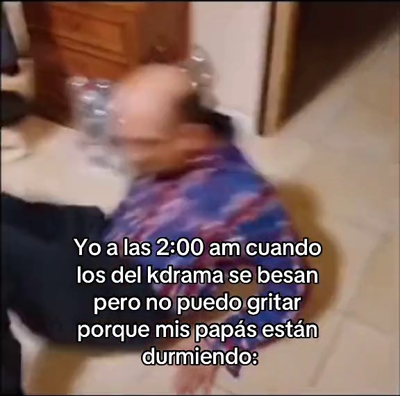 Reacciones a Besos en K-Dramas a las 2:00 AM