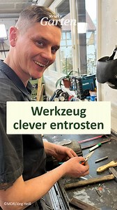 Du willst den Rost von deinem Werkzeug entfernen, ohne dir die Hände wund zu schrubben? 🧽 Dann probiere dich doch mal an einer Reinigung mittels Elektrolyse. Wie das geht und was du dafür brauchst, zeigen wir dir in unserem Reel. #gartengeräte #werkzeug #gartentipp #elektrolyse #reinigung | MDR Garten