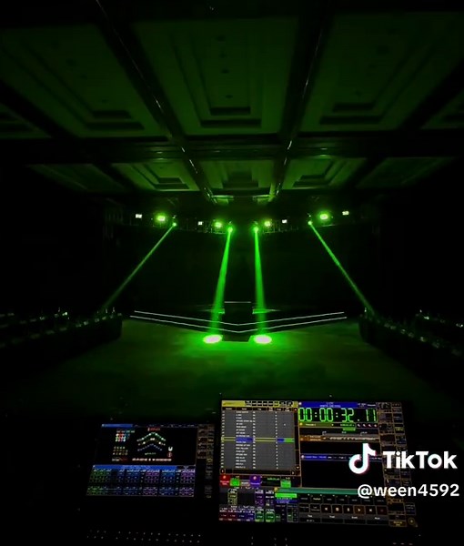 Wen (@ween4592) - #timecode #lighting #lightshow #grandma2 #avolites #balikpapan #kaltim #lightingshow #indonesia