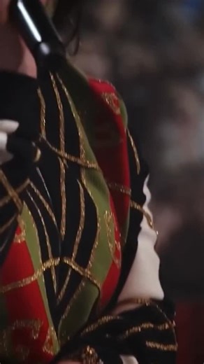 BILLIE EILISH HOME on Instagram: "@billieeilish performing “Silver Bells” at iHeart Radio Jingle Ball"