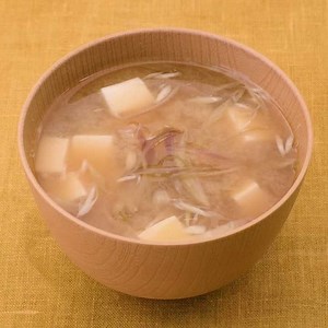 簡単に作れる♪ みょうがと豆腐の味噌汁のレシピ動画・作り方 | デリッシュキッチン
