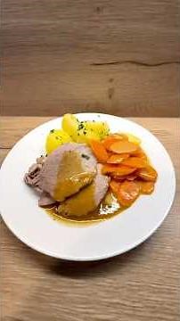 Pieczona łopatka wieprzowa z duszoną marchewką 🐖🥕 | Domowe, Proste i Pełne Smaku