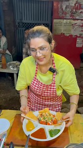 Gwalior में दीदी Job और Modeling छोड़ कर ग्वालियर वालो को खिला रही है कुछ नया खाना 😳😍 | Eat With Vish