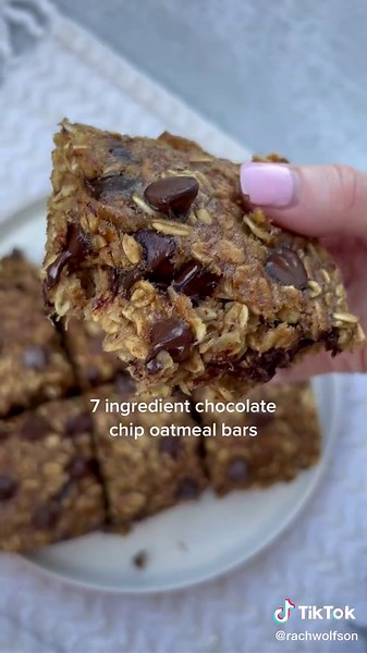 Easy Chocolate Chip Oatmeal Bars Recipe