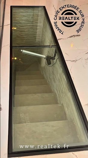 Installation d'une trappe pour cave enterrée sur mesure avec verin électrique !