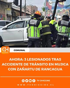 AHORA: PERSONAL DE EMERGENCIA EN EL LUGAR Esta mañana se registró el choque de un vehículo con un poste eléctrico en calle Zañartu con Mujica en la comuna de Rancagua. Hace pocos minutos, según precisó el medio El Rancagüino, el hecho habría ocurrido luego que “un vehículo no habría respetado la luz del semáforo, impactando con otro auto y dejando a 3 personas lesionadas”. Unidades de emergencia concurrieron hasta el lugar para ayudar en la emergencia por lo cual se sugiere hacer uso de vías alt