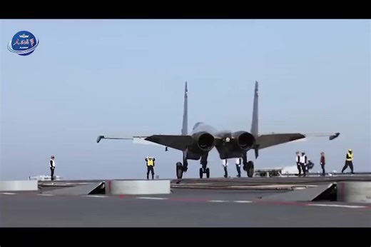 China’s Fujian carrier has launched & landed J-15T, J-35 & KJ-600 jets using electromagnetic catapults It’s the first non-US carrier with this breakthrough tech As China’s first domestically built catapult carrier, Fujian proves full electromagnetic launch & recovery capability | 中華微視