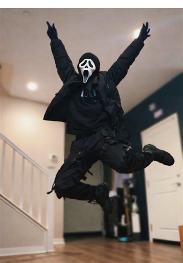 Who are you looking forward to seeing perform this season? 😎 @Ewan McVicar #sharethehouse #festivalseason #coachella #edc #ultramusicfestival