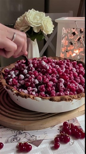 ciasto z porzeczkami i bezą