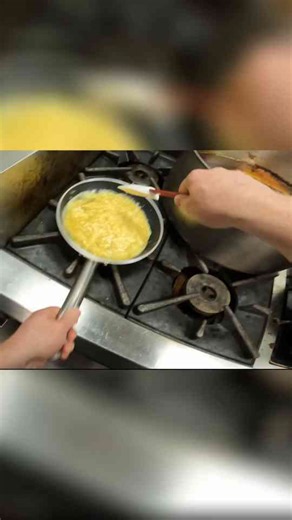 Perfect Scrambled Eggs: Easy Cooking Tutorial