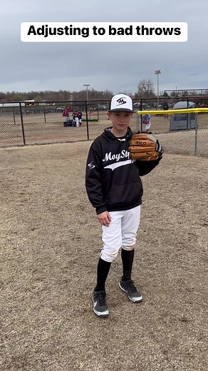 318K views · 1.5K reactions | One of our player does a great job on explaining how to adjust to throws to the right side. #footwork #cutoffman #glovework | MoyStyle Baseball | Facebook