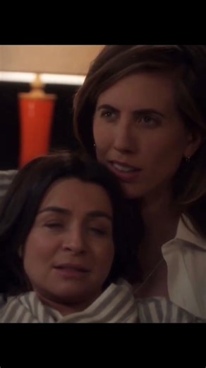 #wlw #lgbtq #lesbians #love #lesbianlove #loveislove #emison #prettylittleliars | Lesbian Kiss