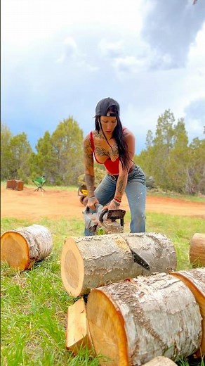 It may be little but it still gets the job done. 🤭😉 #wood #chainsaw #firewood