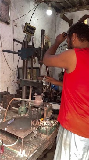 The Art of Manual Plastic Injection Molding 🔥