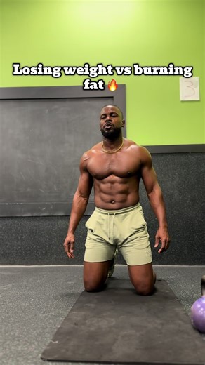 Stop worrying about the Scale Losing weight and burning fat are NOT the same thing. Here’s the difference — plain and simple 👇 ⚖️ Weight loss \t•\tThe scale goes down \t•\tCan come from water, glycogen, muscle, or fat \t•\tYou can “lose weight” fast and still look soft or weak \t•\tCrash dieting = lighter body, worse body composition 🔥 Fat loss \t•\tYou specifically reduce body fat \t•\tPreserves (or builds) muscle \t•\tBody looks tighter, leaner, more athletic \t•\tScale may move slowly or ba