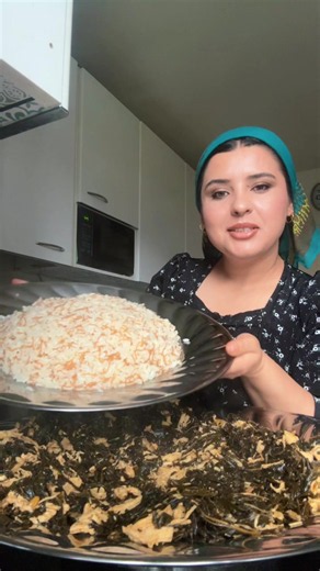 ملوخية ورز على أصولها.. والطعم فوق الوصف😍 النتيجة طلعت خرافية، لا تفوتوا النهاية 🤤🍚🌿 ملوخية #رز #طبخ #وصفات #اكل_بيتي #food cooking