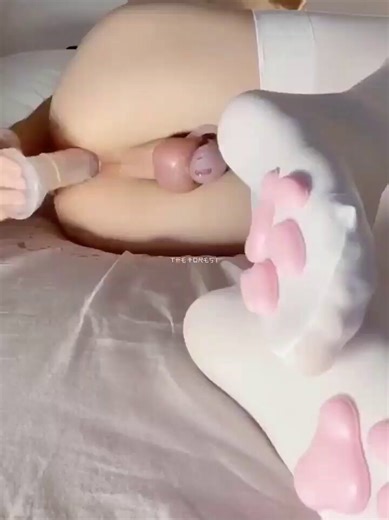 Tonight’s theme, beta boi: Total power exchange.Your orgasms no longer exist.Only endless ache, leaks, and desperate begging for Mommy. 💜🔒