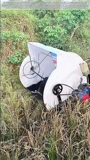 Pushing a Homemade Thresher: How Grassroots Innovation Streamlines Rice Harvesting