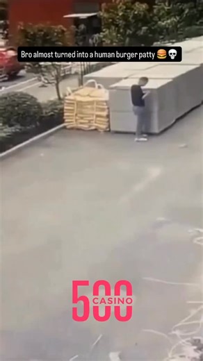 @howeverythingwork.s | Never stand or walk under areas where heavy objects are being lifted, moved, or stacked — even for a second. Accidents on construction... | Instagram