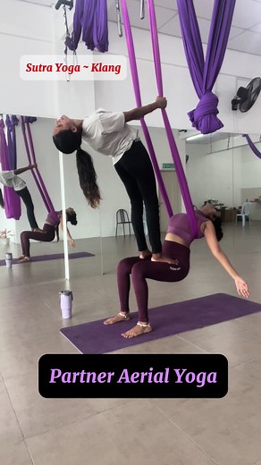 Easy partner Aerial Yoga pose. Join our classes and fly with us 0.1.9.3.6.4.2.9.2.8 #aerialyoga #aerialhammock #aerial #partneryoga #partneraerial #sutrayogaklang #sutrayogacentre #klang #aerialyogaklang #yogaklang #yogaclass #malaysia #tiktokmalaysia #yogaeveryday #fyp #fypシ #viraltiktok #yogamalaysia @Yovanaroja @Gittanjali