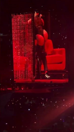 Chris Brown - Under the Influence Live Concert Performance (08/29) #ChrisBrownLive #ChrisBrown