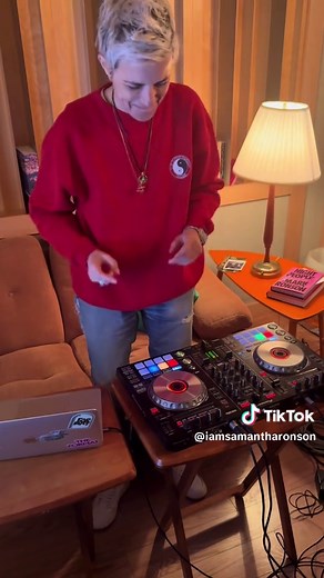 Enjoy! Another oldie but goodie- two songs that shouldn’t go together, but have to. #dj #mashups #jayz #coldplay #live Link in bio for my substack where you can listen without me talking over it. 😘