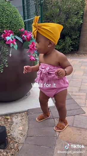 Seems like she hit the beat in the middle of the video 😆 #Fyp #MomsofTikTok #BabiesofTikTok #retokfornature #