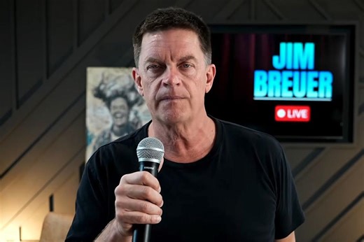 “SNL” Alum Slams American Airlines for Allegedly Giving His First Class Seat to Pilot, Downgrading Him to Coach