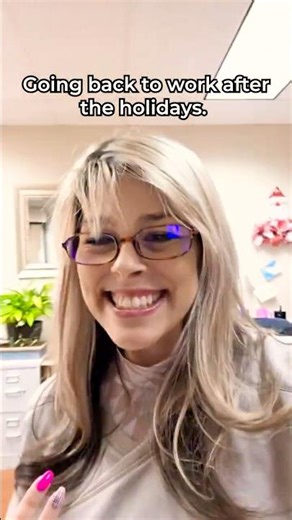 Going Back to Work After the Holidays #worklife #funnyreels #backtowork #frontdesk