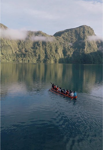Exploring the Scenic Outlet of Lake Holon