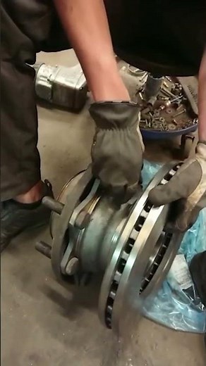 🔧🚚 Effortlessly Remove Ball Joints with Our Pneumatic Tool!