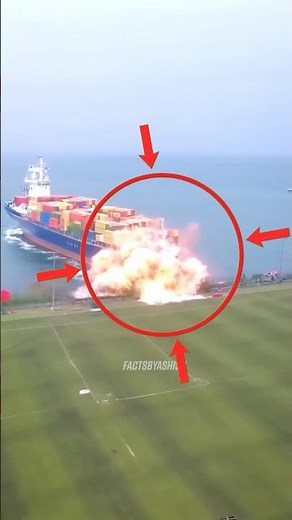 🤔Singapore-flagged container ship crashes in India Village #facts #ship #containership