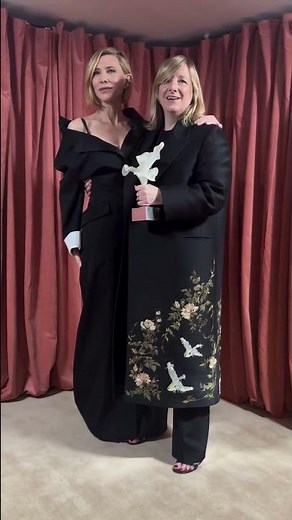 Sarah Burton wins British Womenswear Designer of the year #fashionawards