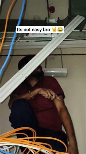 Light replacement work 💪🔥 #electrical #wirepulling #electrician #hardwork #shorts