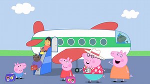小猪佩奇一家坐飞机去埃及旅游